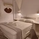 Kelly's * Chrisi Akti (Paros)
