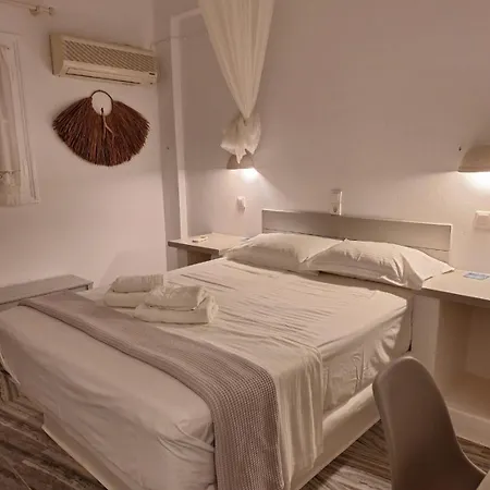 Kelly's * Chrisi Akti (Paros)