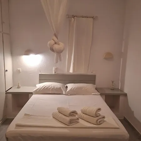 Kelly's * Chrisi Akti (Paros)